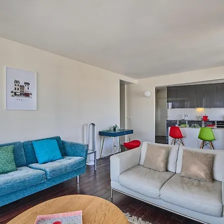 Sublime 2 Bedroom Flat Quai De Seine Eiffel Tower Apartment Paris