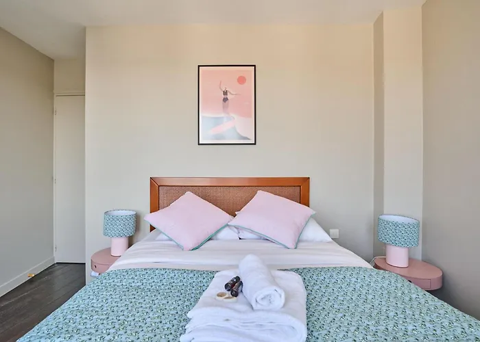 Sublime 2 Bedroom Flat Quai De Seine Eiffel Tower باريس