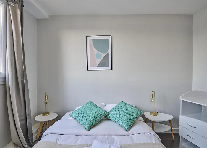 Sublime 2 Bedroom Flat Quai De Seine Eiffel Tower Apartmán *
